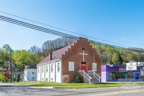 2403 Bluefield Ave, Bluefield, WV, 24701-2510 | Card Image