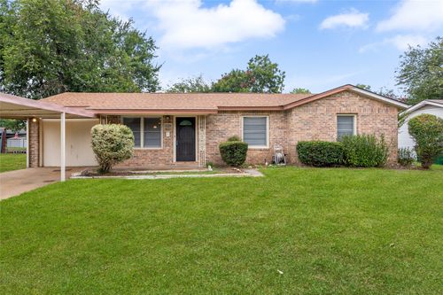5229 Ira St N, Haltom City, TX, 76117-2424 | Card Image