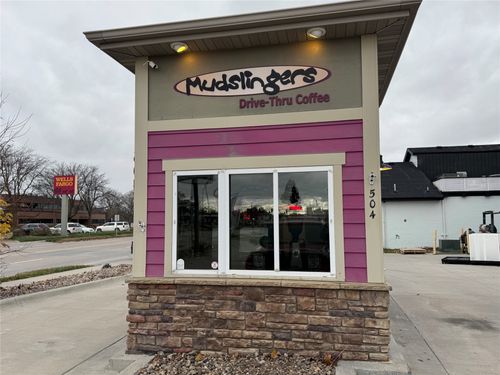 504 N Jefferson Way, Indianola, IA, 50125-1701 | Card Image