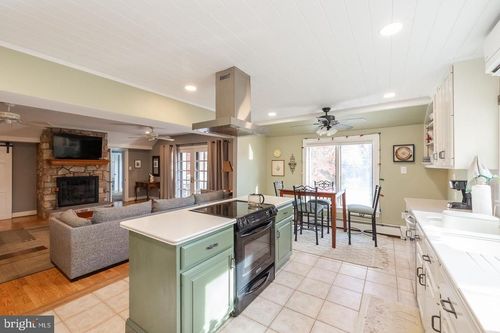 48 Delmont Rd, Newtown Sq, PA, 19073-4308 | Card Image