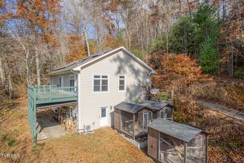534 Parson Branch Rd, Green Mountain, NC, 28740-8325 | Card Image