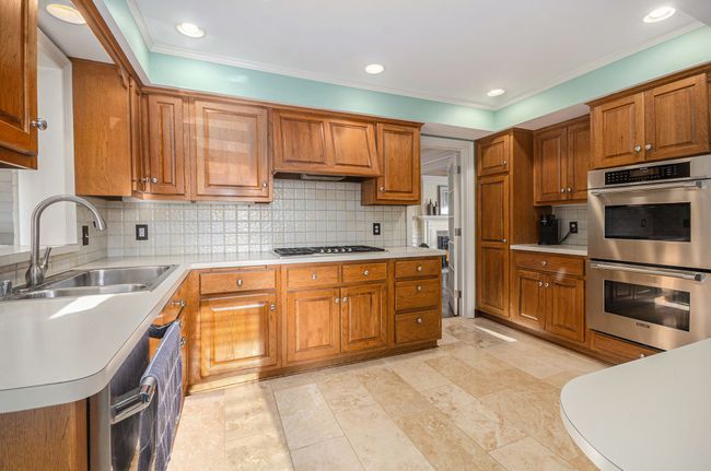 1651 Littlestone Rd, House other with 3 bedrooms, 2 bathrooms and null parking in Grosse Pointe Woods MI | Image 5