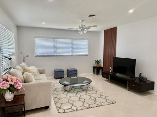23 Ne 19th Ave, Pompano Beach, FL, 33060-6797 | Card Image