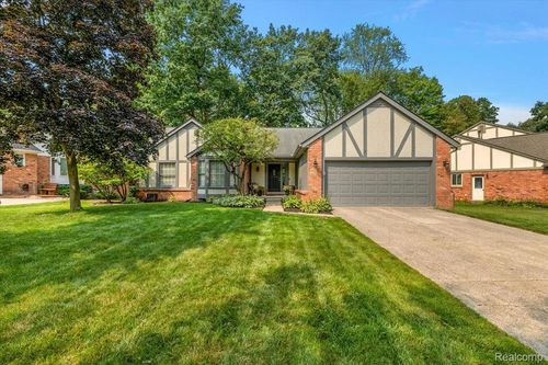 430 Eckford Dr, Troy, MI, 48085-4747 | Card Image