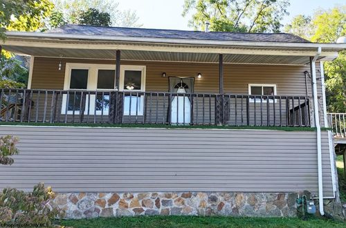 436 Walnut St, Grafton, WV, 26354-1749 | Card Image