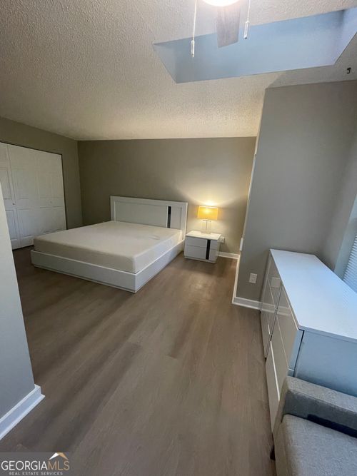 2014 Huntingdon Chase, Atlanta, GA, 30350-4933 | Card Image