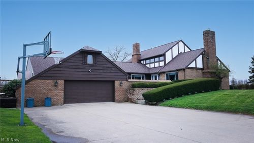 13177 Beaver Springfield Rd, New Springfield, OH, 44443-9705 | Card Image