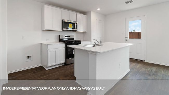 406 Wild Goose Drive, House other with 3 bedrooms, 3 bathrooms and null parking in Luling TX | Image 7
