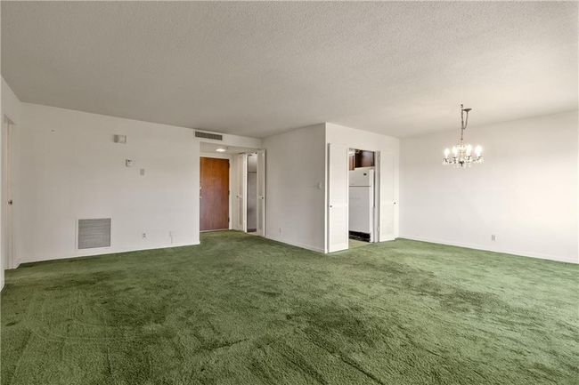 Open living/dining room | Image 29