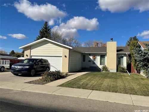 147 Arrand Cres, Saskatoon, SK, S7M5A3 | Card Image