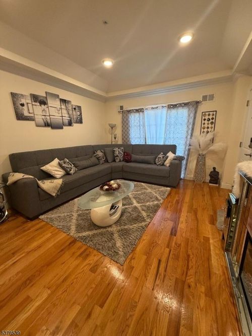 57 Hazelwood Ave, Newark, NJ, 07106-1630 | Card Image