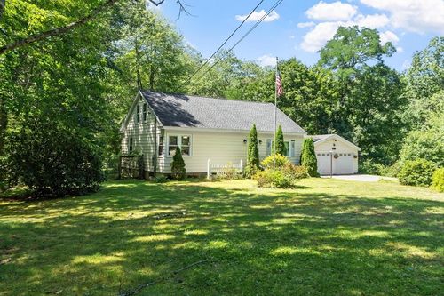 84 Fern Ave, Amesbury, MA, 01913-5605 | Card Image