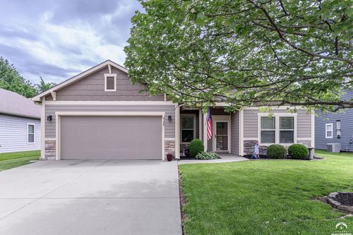 4125 Seele Way, Lawrence, KS, 66049-7101 | Card Image