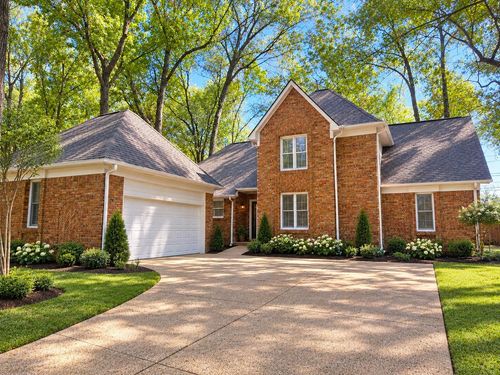 880 Fair Oaks Dr, Collierville, TN, 38017-1333 | Card Image