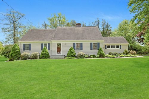 12 Heath Rd, Valhalla, NY, 10595-1218 | Card Image