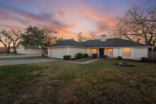 2333 Jenson Cir, Fort Worth, TX, 76112-4811 | Card Image