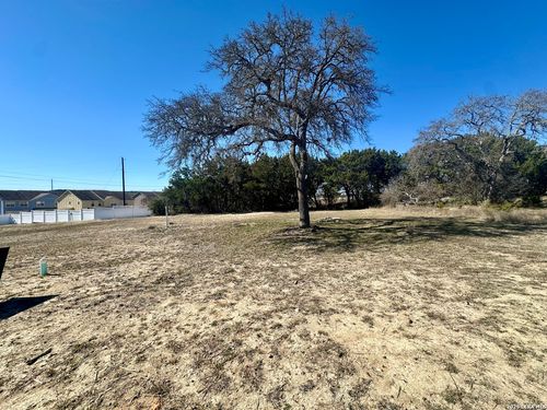 704 Sendero Rdg, Kerrville, TX, 78028-5535 | Card Image