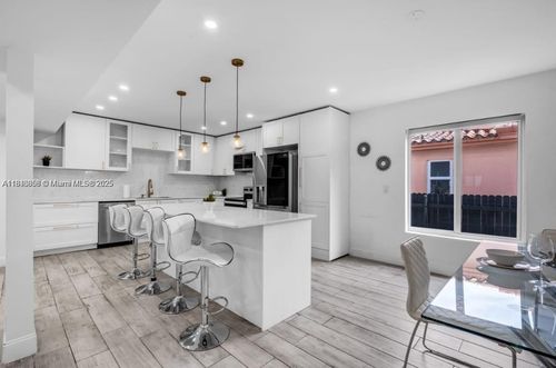 420 Ne 90th St, El Portal, FL, 33138-3147 | Card Image