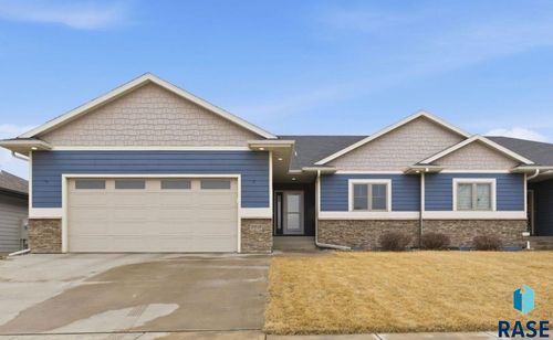 3619 S Infield Ave, Sioux Falls, SD, 57110-3071 | Card Image