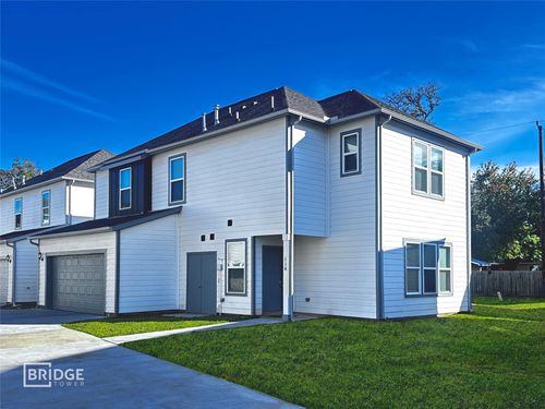 118 Pecan Ln, Lake Jackson, TX, 77566-4221 | Card Image