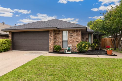2031 Verlaine Dr, Carrollton, TX, 75007-2343 | Card Image