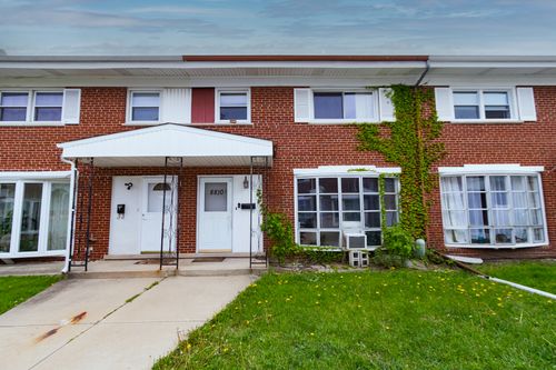 d-8810 Robin Dr, Des Plaines, IL, 60016-5469 | Card Image