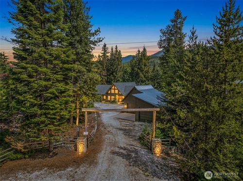 2220 Riffle Dr, Leavenworth, WA, 98826-9796 | Card Image