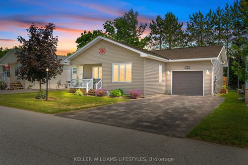 32 Bond St, Strathroy, ON, N7G0C5 | Card Image