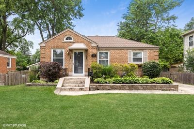 22 Hiawatha Drive, House other with 2 bedrooms, 2 bathrooms and 1 parking in Clarendon Hills IL | Image 1