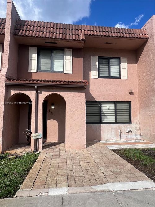 27-13 Matador Ln, Davie, FL, 33324-5518 | Card Image