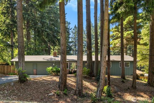 12249 N Madison Ave Ne, Bainbridge Island, WA, 98110-3358 | Card Image