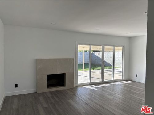 9559 Geyser Ave, Northridge, CA, 91324 | Card Image
