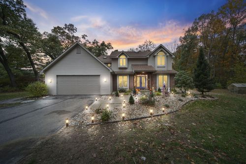 7142 Foxmoore Ct, Jackson, MI, 49201-9248 | Card Image