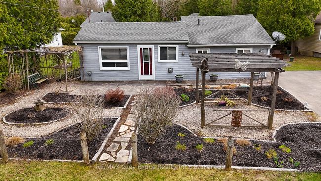 12 Guelph St, House other with 3 bedrooms, 1 bathrooms and 4 parking in Sauble Beach ON | Image 5