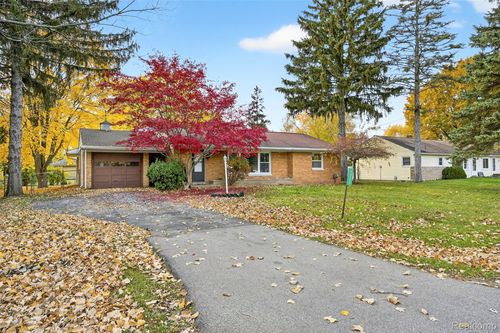 1321 Rainbow Dr, Saginaw, MI, 48638-5667 | Card Image