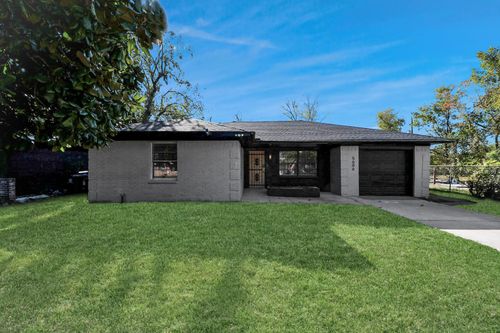 5606 Elmlawn Dr, Houston, TX, 77033-3304 | Card Image