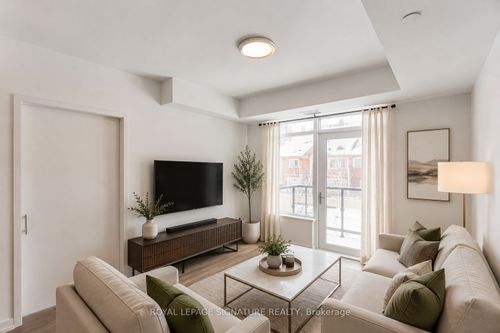 228-8 Beverley Glen Blvd, Thornhill, ON, L4J0L5 | Card Image