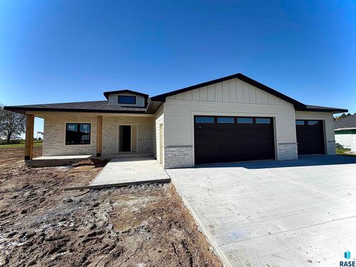 201 Paisley Cir Circle, Crooks, SD, 57020-2132 | Card Image