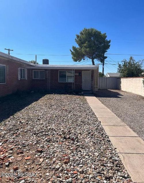 4634 E Montecito St, Tucson, AZ, 85711-4870 | Card Image