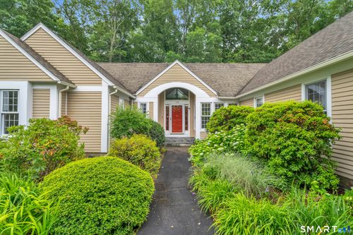 19 Whitehall Ln, Mystic, CT, 06355-1640 | Card Image