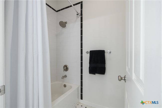 APT-8 - 6501 Columbia Oaks Ct, Condo with 2 bedrooms, 2 bathrooms and null parking in Austin TX | Image 21
