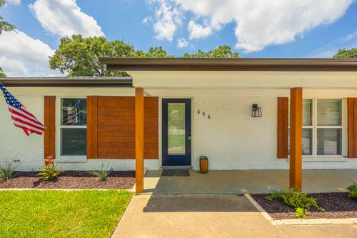 806 Chestnut Dr, Arlington, TX, 76012-2917 | Card Image