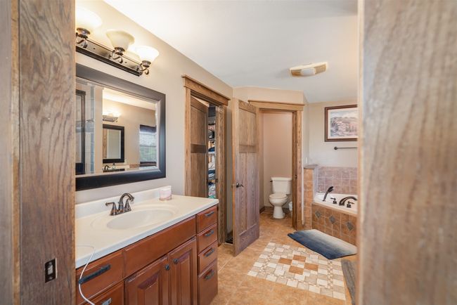 2268 E 2250 North Rd, Home with 3 bedrooms, 4 bathrooms and null parking in Carlock IL | Image 24
