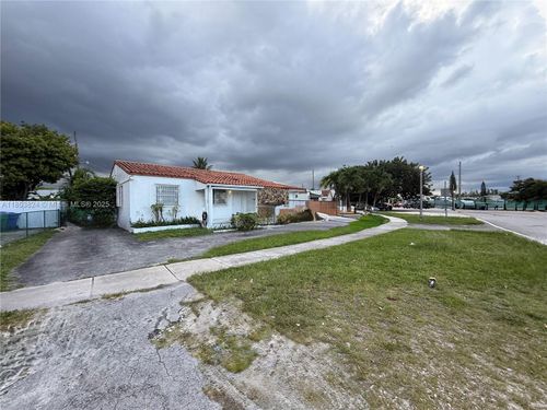 110 Flagami Blvd, Miami, FL, 33144-2656 | Card Image
