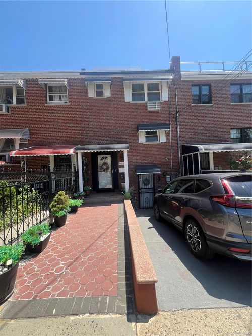 p-4636 Murdock Avenue, New York, NY, 10466 | Card Image