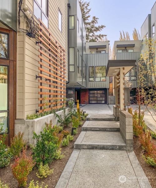 1117 34th Ave, Seattle, WA, 98122 | Card Image