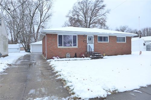 788 Edwards Dr, Berea, OH, 44017-2830 | Card Image