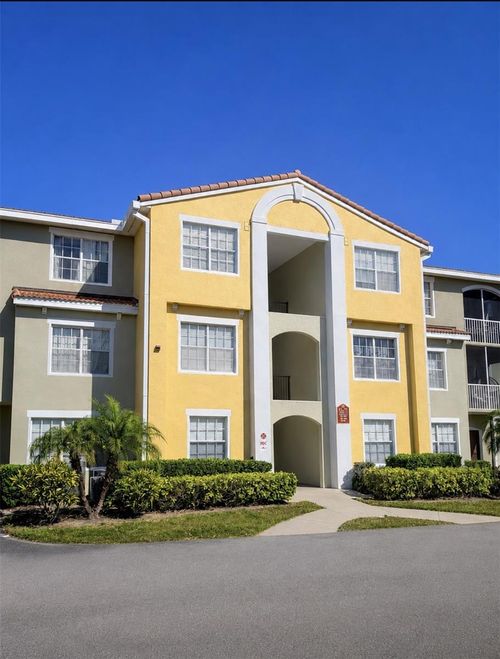 10-202-5601 Bentgrass Dr, SARASOTA, FL, 34235-7603 | Card Image