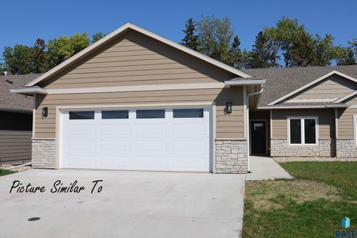 511 Bunyan Dr Drive, Harrisburg, SD, 57032-8293 | Card Image