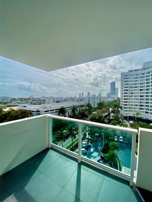 815-1200 West Ave, Miami Beach, FL, 33139-4377 | Card Image